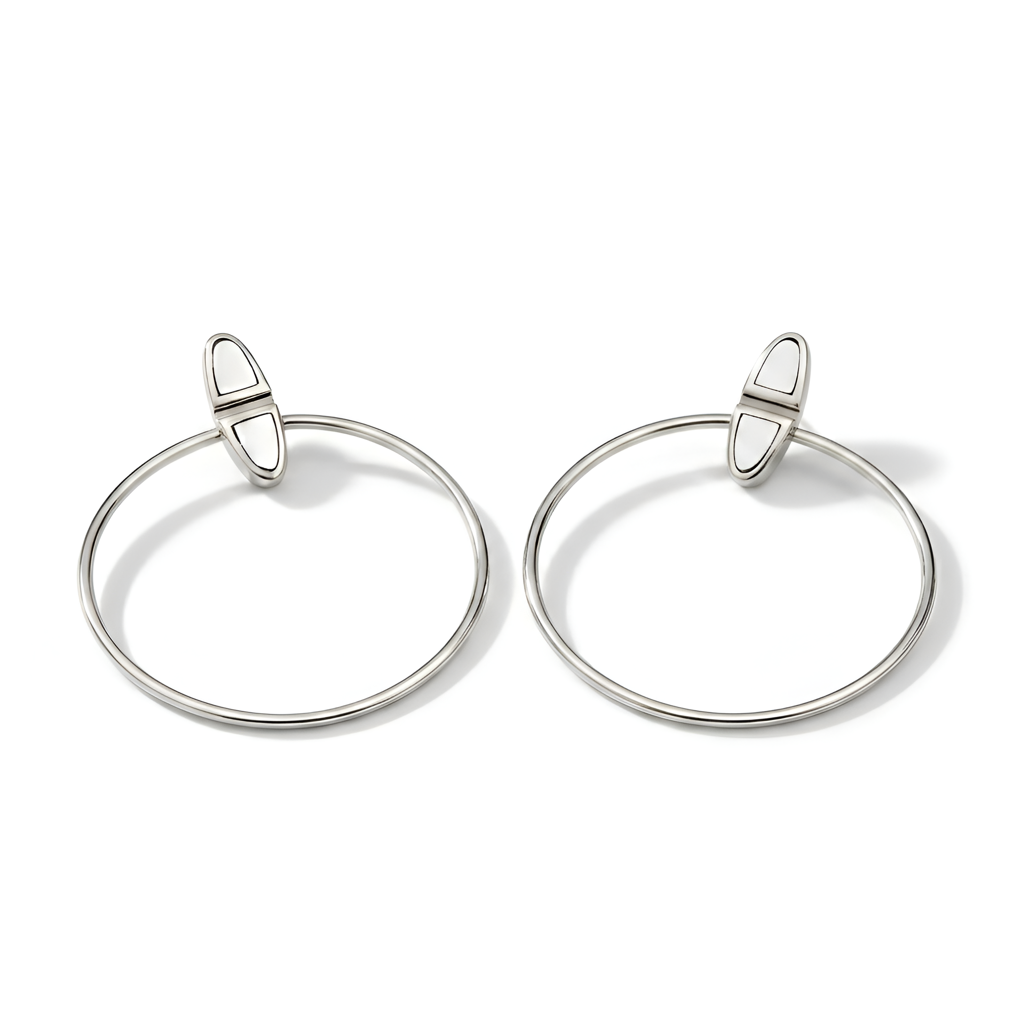 Minimalist 925 sterling silver Meridian earrings by Saad of Egypt featuring a contemporary geometric open-circle design with refined modern elegance and timeless craftsmanship.