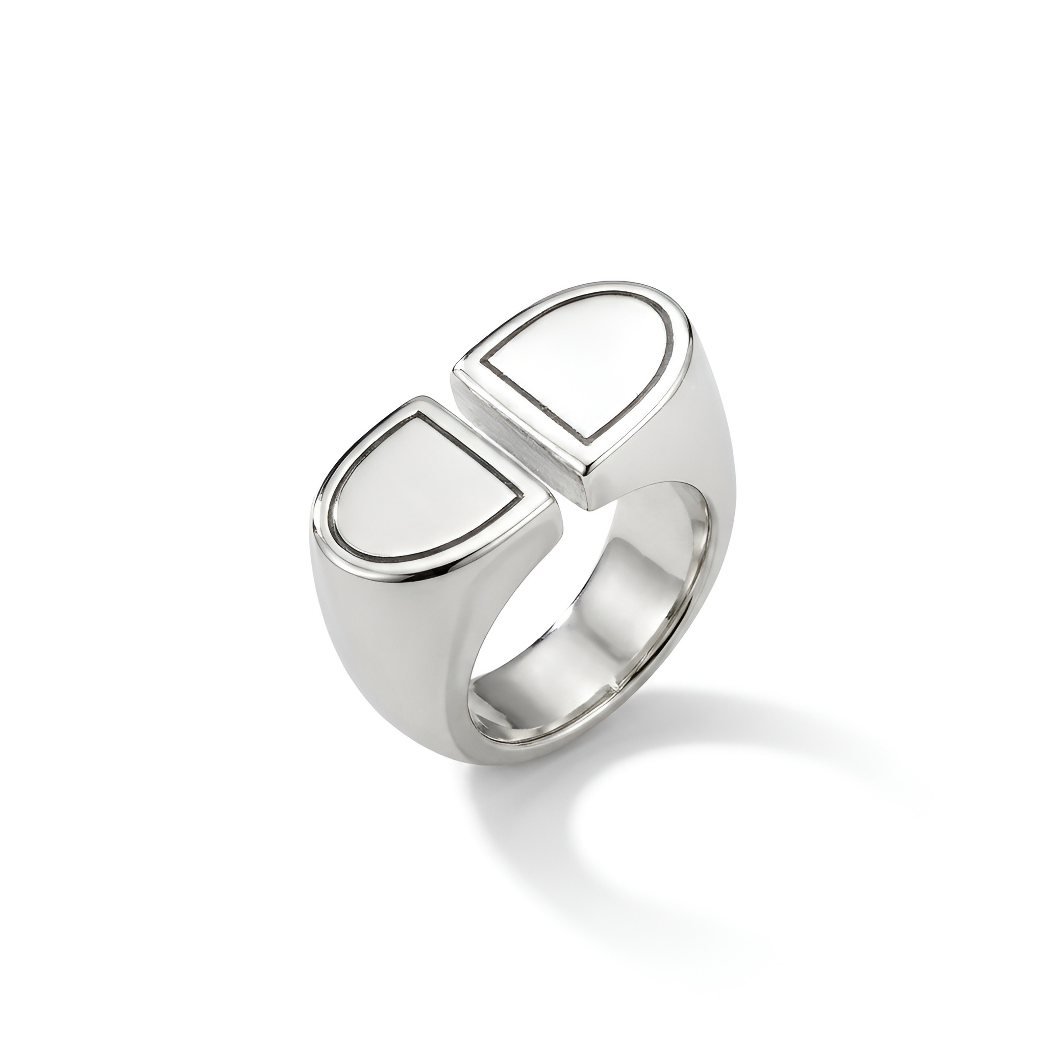 Modern 925 sterling silver Meridian ring by Saad of Egypt featuring a bold geometric split design with sleek contemporary elegance and minimalist luxury craftsmanship.