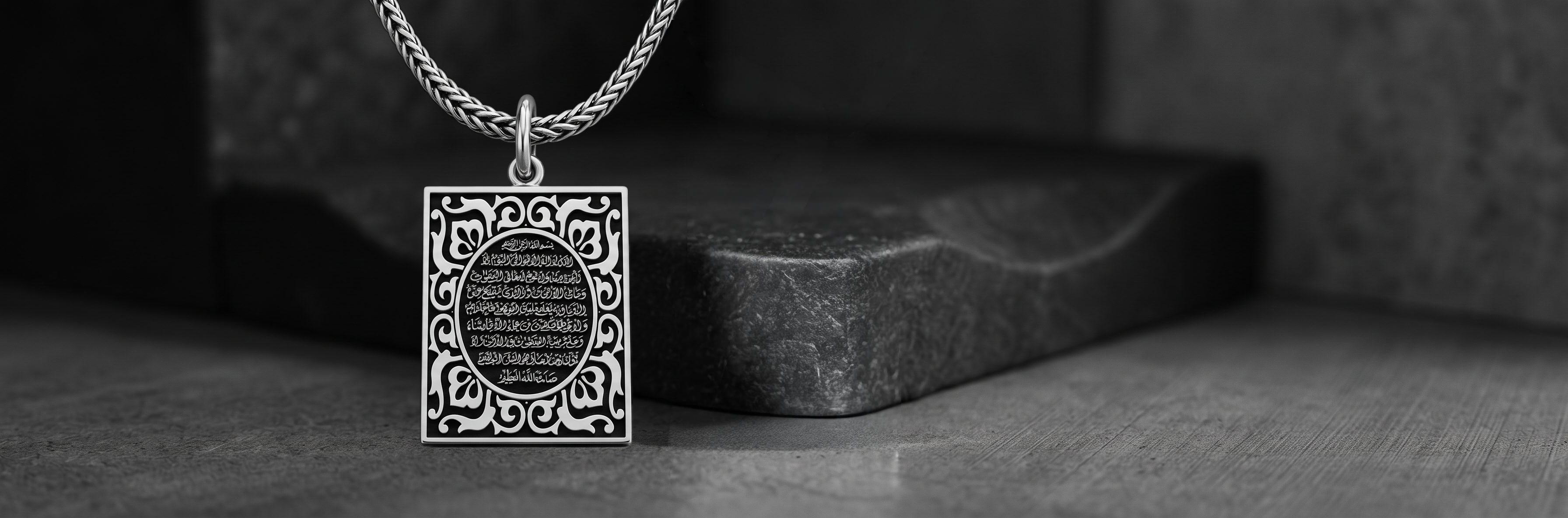Premium 925 sterling silver men pendant by Saad of Egypt featuring intricate handcrafted detailing and timeless masculine jewelry elegance.
